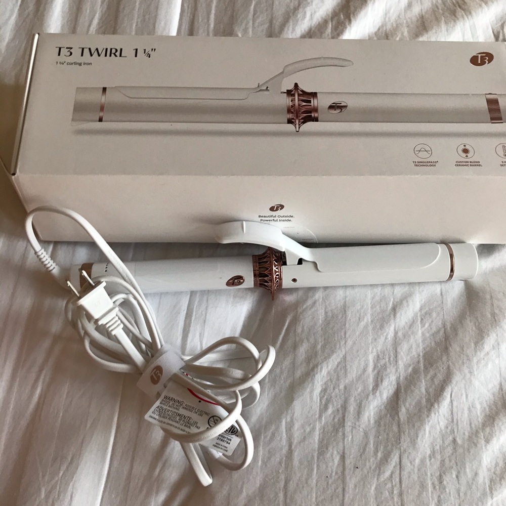 T3 1 1/4 in curling iron